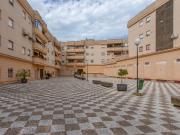 Piso en planta baja VPO con patio privativo, garaje y...