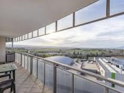 PISO EN ROSALEDA DE TRES DORMITORIOS