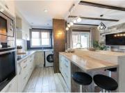 Piso en venta con garaje, trastero y piscina – Parque de...