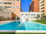 Piso en venta de 3 dormitorios con piscina y jardín en...