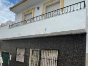 Piso en venta en Alcaudete. Chalet adosado en venta c...