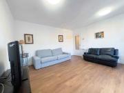 Piso en venta en Avilés, La Magdalena. Piso de tres...