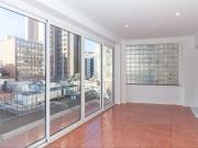 Piso en venta en Barcelona, Barri de les Corts. Pisos.