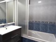 Piso en venta en Barcelona, Carmel. Piso amplio con...