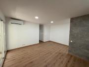 Piso en venta en Barcelona, Carmel. Piso totalmente...