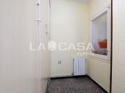 Piso en venta en Barcelona, Guinardó. Nicolas, asesor...