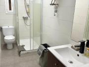 Piso en venta en Barcelona, Guinardó. Piso de 3...