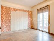 Piso en venta en Barcelona, Horta. PISO DE CINCO...