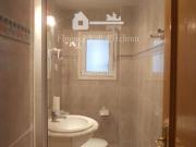 Piso en venta en Barcelona, Montbau. Luminoso piso en...