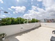 Piso en venta en Barcelona, Navas. Ático en venta en El...