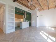 Piso en venta en Barcelona, Poblenou. Calle LLull...