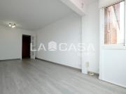 Piso en venta en Barcelona, Porta. Piso en venta en...