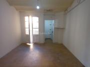 Piso en venta en Barcelona, Raval. Amplio piso de...