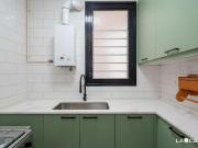 Piso en venta en Barcelona, Raval. ASCENSOR BALCON. Pisos.