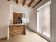 Piso en venta en Barcelona, Raval. Piso esquinero...