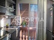 Ático en venta en Barcelona, Raval. Ático reformado con...