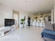 Piso en venta en Barcelona, Raval. Pisos.