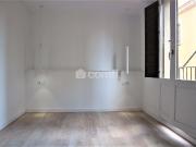 Piso en venta en Barcelona, Raval. Pisos.