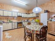 Piso en venta en Barcelona, Raval. Residencia señorial...