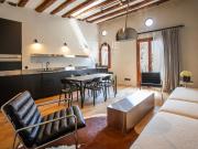 Piso en venta en Barcelona, Raval. Vivir con estilo en...