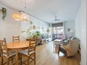 Piso en venta en Barcelona, Sagrada Família. Acogedor...