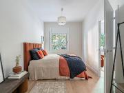 Piso en venta en Barcelona, Sant Antoni. Piso recién...