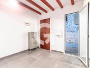 Piso en venta en Barcelona, Sants. BAJOS CON JARDIN Y...