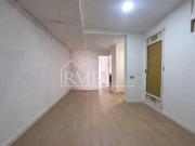 Piso en venta en Barcelona, Sants. Luminoso piso con...