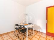 Piso en venta en Barcelona, Sants. Piso en venta junto...