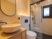 Piso en venta en Barcelona, Sants. Similar a una casa,...