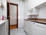 Piso en venta en Barcelona, Turó de la Peira. TRES...