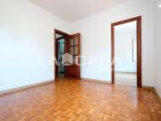 Piso en venta en Barcelona, Turó de la Peira. Ubicación...