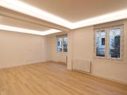 Piso en venta en Bilbao, Alhóndiga. Caserío...