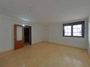 Piso luminoso en zona tranquila de Ronda, perfecto para...