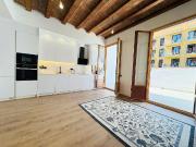 Piso en venta en calle CL Carretes, Barcelona, de 71 m²...