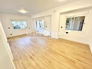 Piso en venta en calle CL Gran Via Lluis Companys,...