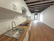 Piso en venta en calle De Les Carretes, Barcelona, de 31...