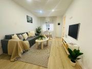 Piso en venta en calle De Ruperto Chapí, Santa Coloma de...