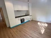 Piso en venta en calle De Sants, Barcelona, de 75 m² 3...