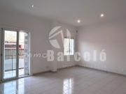 Piso en venta en calle Del Maresme, Barcelona, de 55 m²...