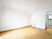 Piso en venta en calle D'olesa, Barcelona, de 53 m²...