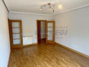 Piso en venta en Eibar. Luminosa vivienda de 2...