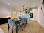 Piso en venta en Estepona, El Velerín. Lujo Frente al...