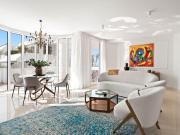 Piso en venta en Estepona, El Velerín. Playa, Lujo y...