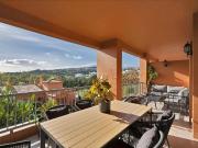 Piso en venta en Estepona, Nueva Atalaya. Nos complace...