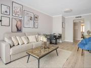 Piso en venta en Estepona, Parque Central. Leer la...