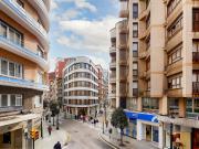 Piso en venta en Gijón, Centro. Vive en un edificio...