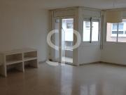 Piso en venta en Girona, Eixample Nord. PIS PER REFORMAR...