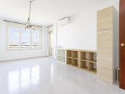 Piso en venta en Girona, Sant Narcis. Piso luminoso con...