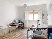 Piso en venta en Granada, Crta. De la Sierra. AMPLIO...